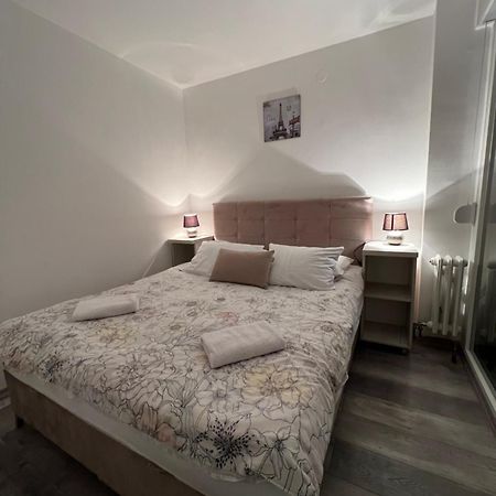 Apartman Omar Stan Na Dan Besplatan Parking Сараево Екстериор снимка