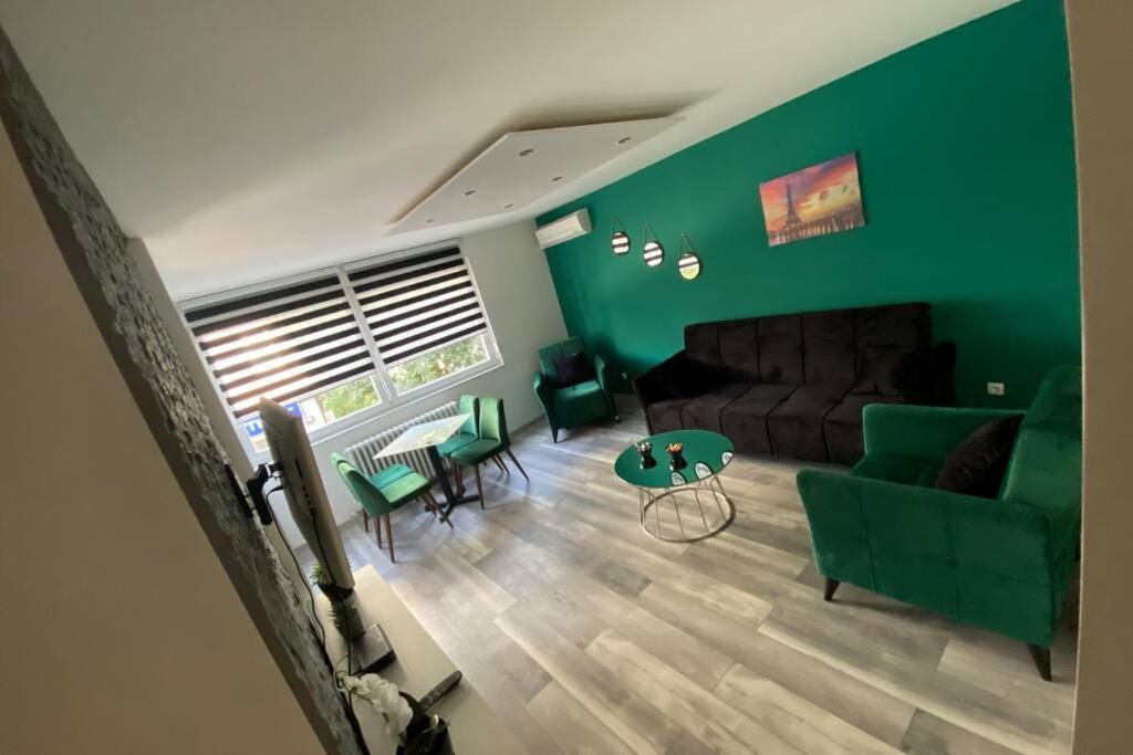 Apartman Omar Stan Na Dan Besplatan Parking Сараево Екстериор снимка