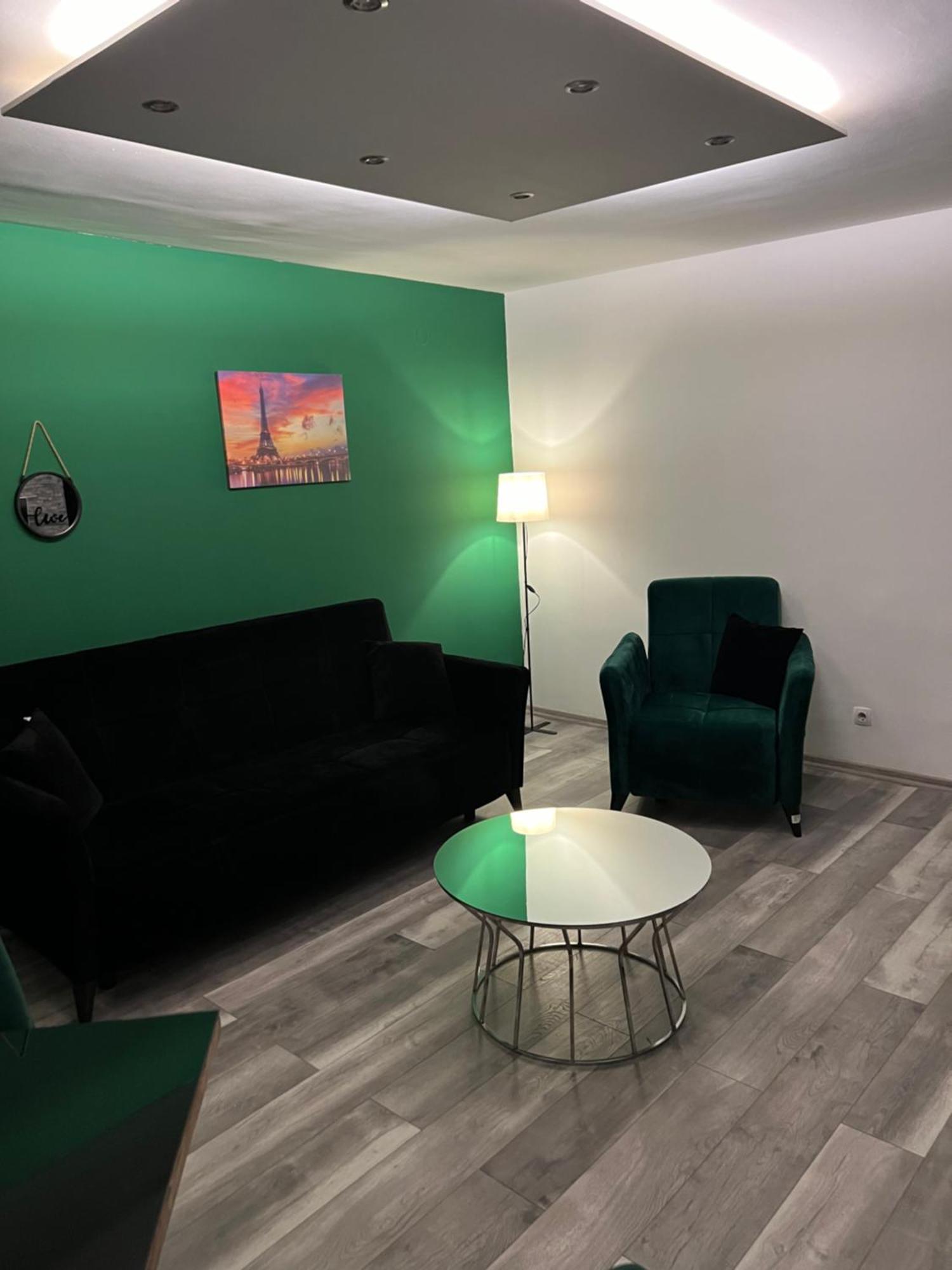 Apartman Omar Stan Na Dan Besplatan Parking Сараево Екстериор снимка