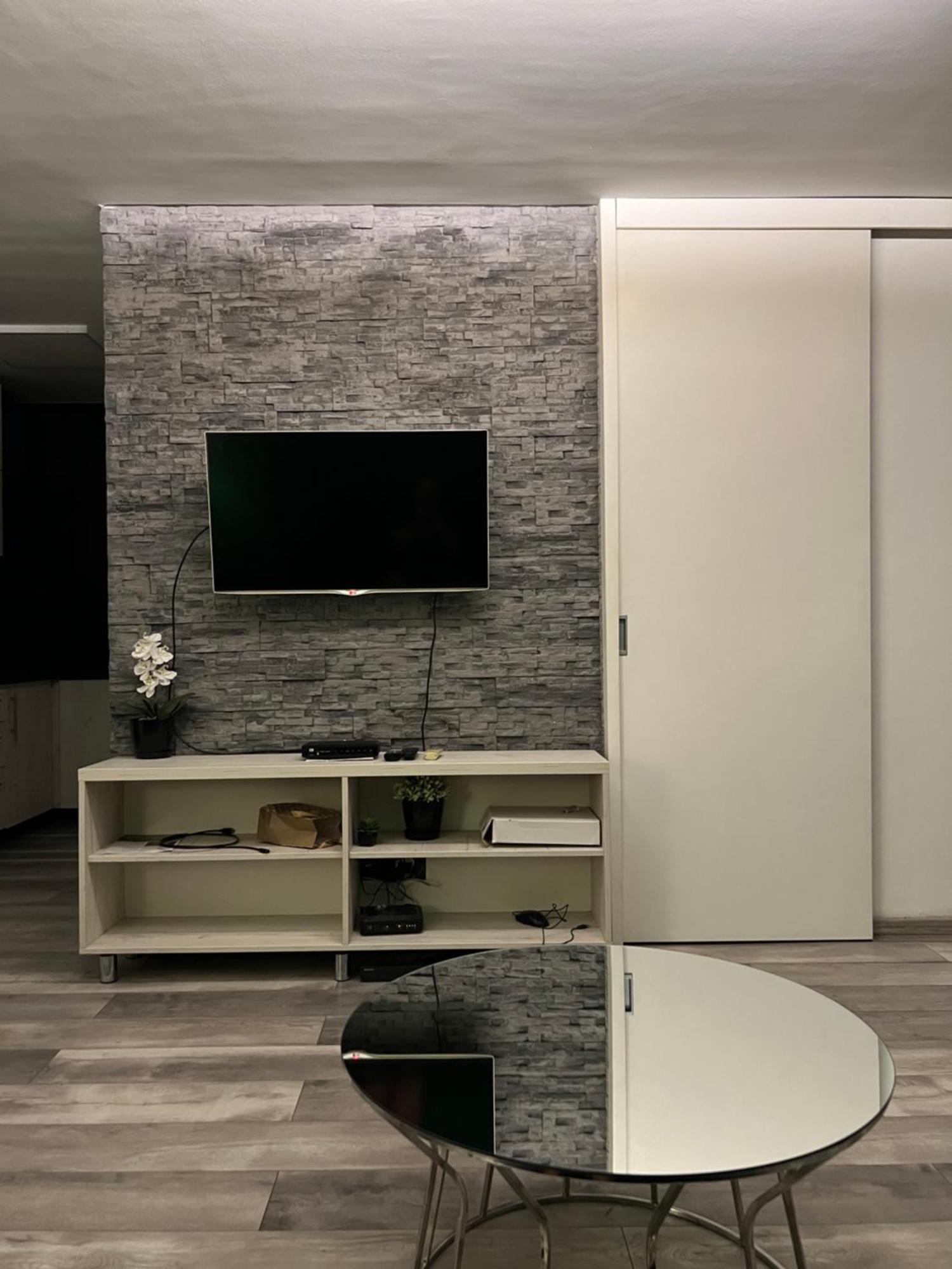 Apartman Omar Stan Na Dan Besplatan Parking Сараево Екстериор снимка